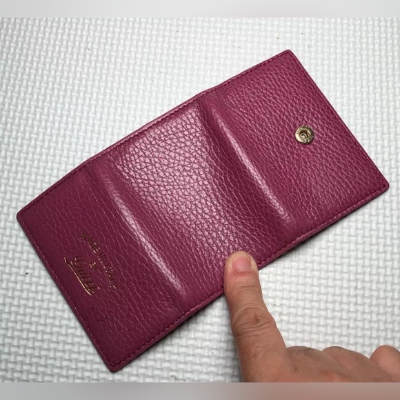 Gucci Key Holder- EUC - Picture 2 of 8